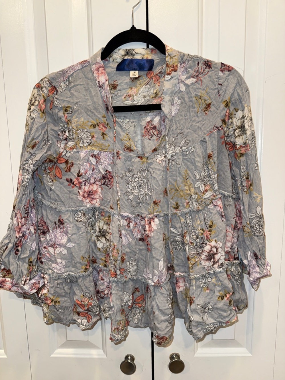Lightweight‎ Floral Ruffle Women's Top - Gray Pink
